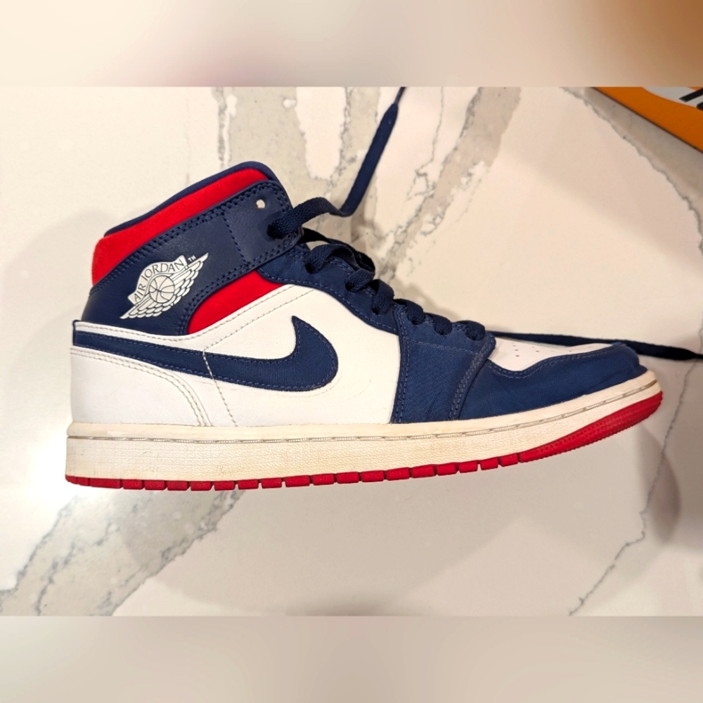 Nike Air Jordan 1 Mid SE Olympic